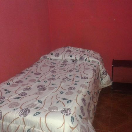 Hostal Tuyasto San Pedro de Atacama Ruang foto